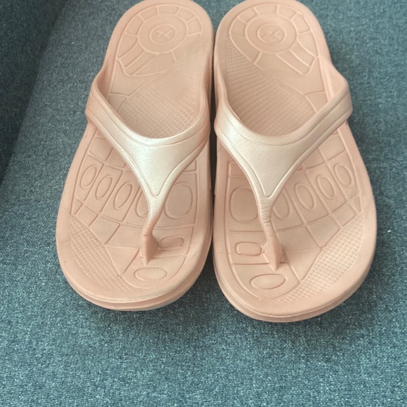 Aetrex Shoes - Aetrex Lynco Orthotic Flip Flops “Fuji” Blush color Size 9